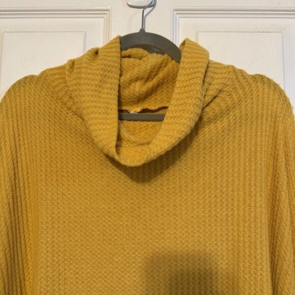 Honeycomb Gold Turtleneck Sweater – NWT, Size 3X, Plus Size Cozy Knit - Picture 3 of 4